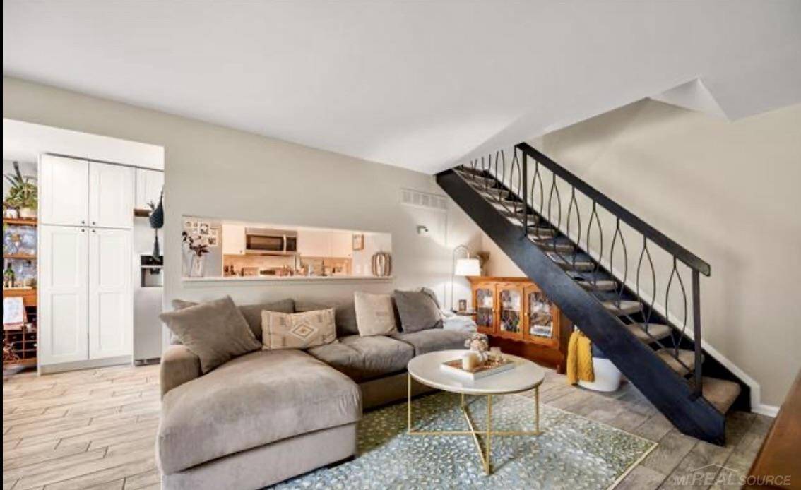 Lake Orion, MI 48360,2924 Meadowbrook Court