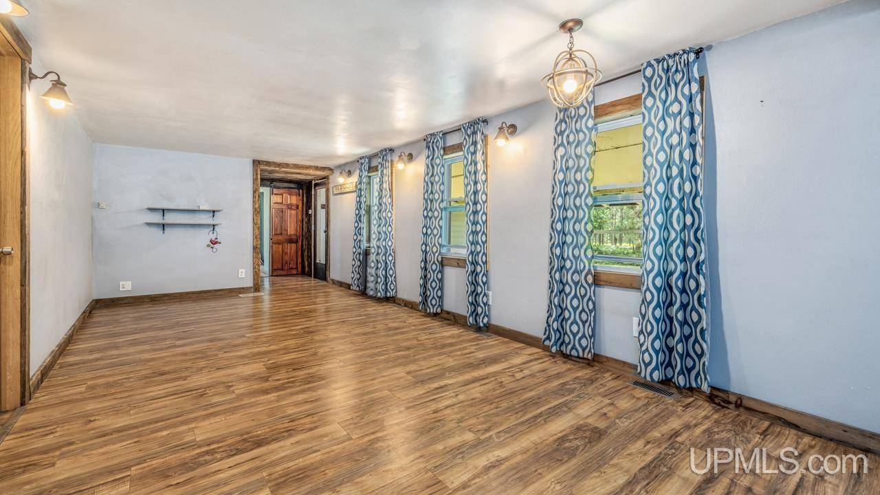 Florence T-wi, WI 54121,4824 US2 Highway