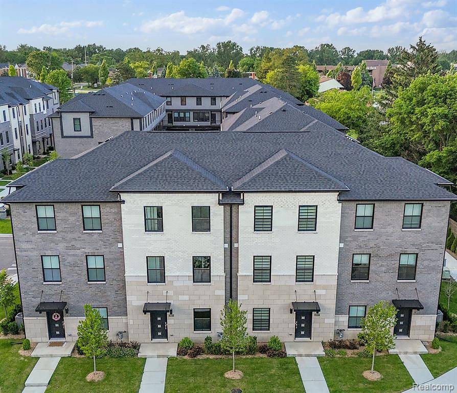 Troy, MI 48084 2203,2882 SUMMERS Place
