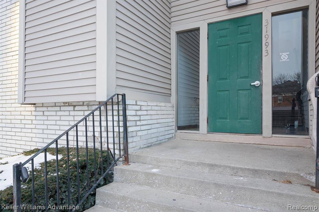 Farmington Hills, MI 48334 3638,31993 W 12 MILE Road
