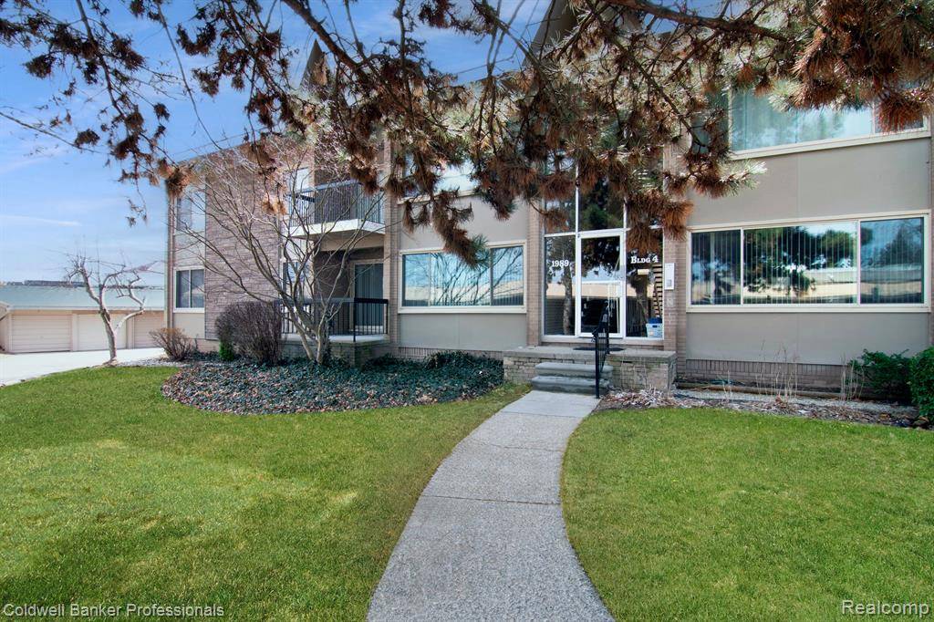 Bloomfield Hills, MI 48302 0277,1989 KLINGENSMITH Road