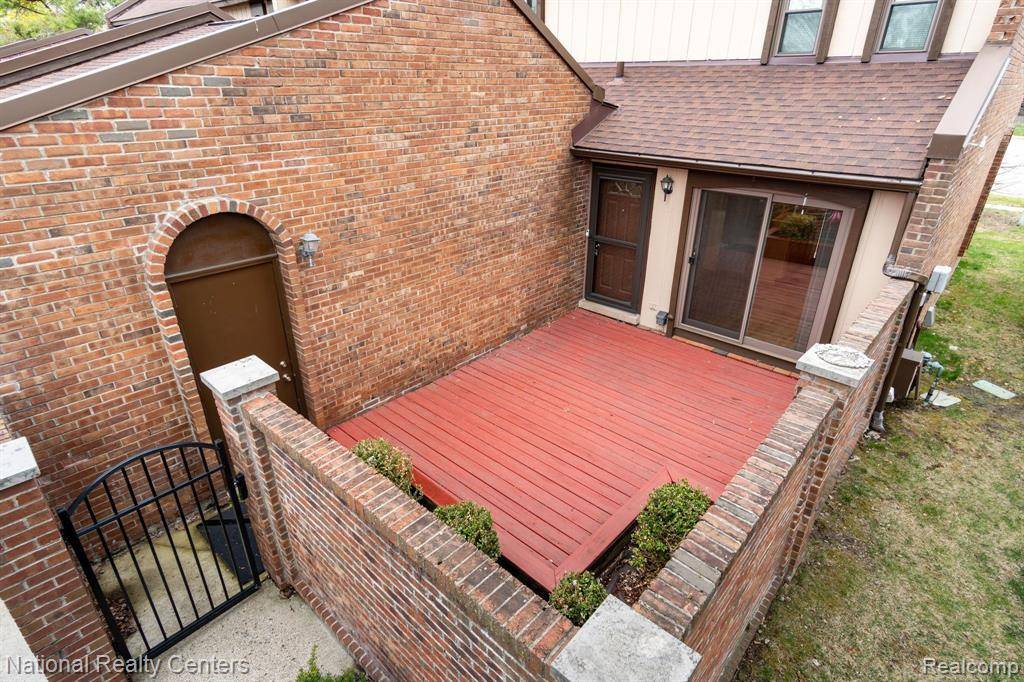 Troy, MI 48084 4858,1175 KIRTS Boulevard
