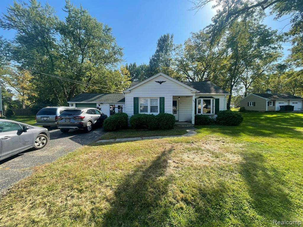 Troy, MI 48083 5111,886 COLEBROOK Drive