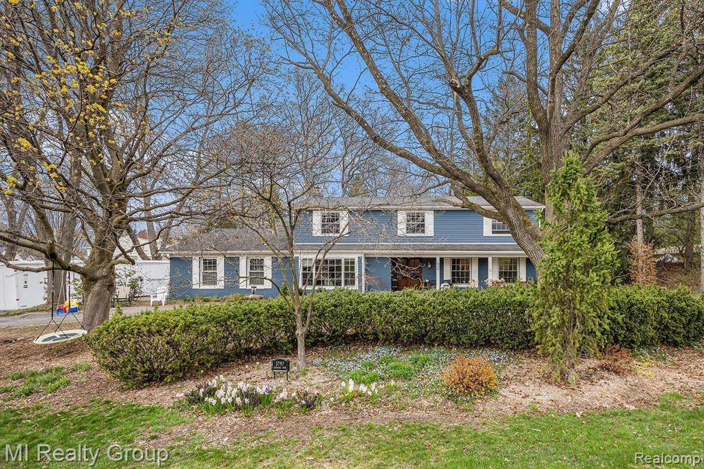 Bloomfield Hills, MI 48302 1534,3797 Burning Tree Drive