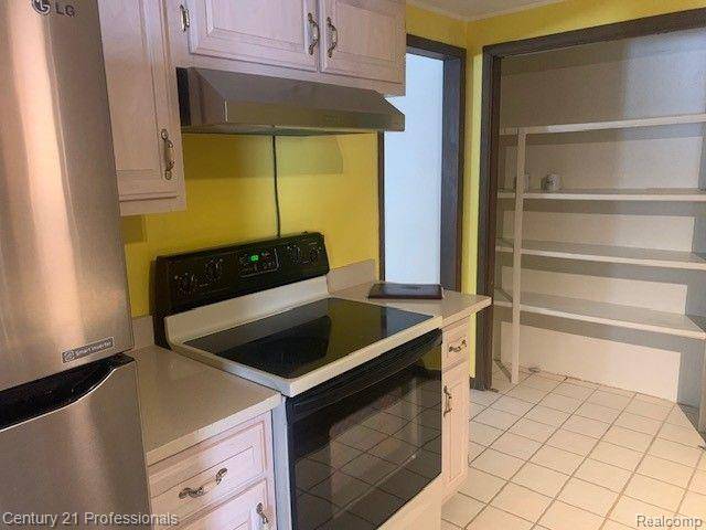 Troy, MI 48085 3126,560 SYLVANWOOD Drive