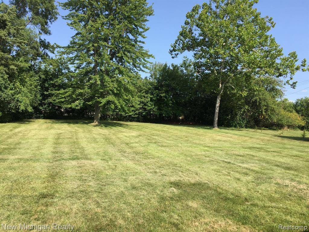 Bloomfield Hills, MI 48304 1624,2663 COLONIAL Way