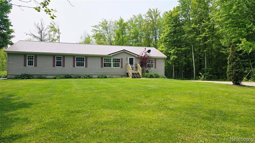 Kimball, MI 48074 2614,5303 DOVE Road
