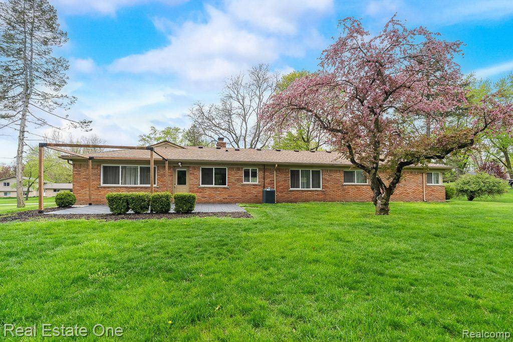 Rochester Hills, MI 48309 2962,1637 NORTHUMBERLAND Drive