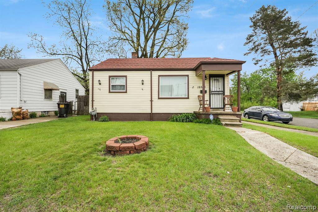 Detroit, MI 48235 2251,19300 FENMORE Street