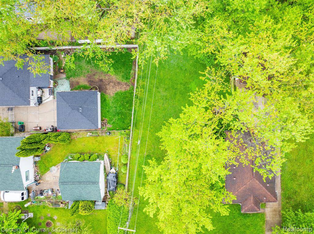 Dearborn Heights, MI 48125 2842,0000 Harding Street