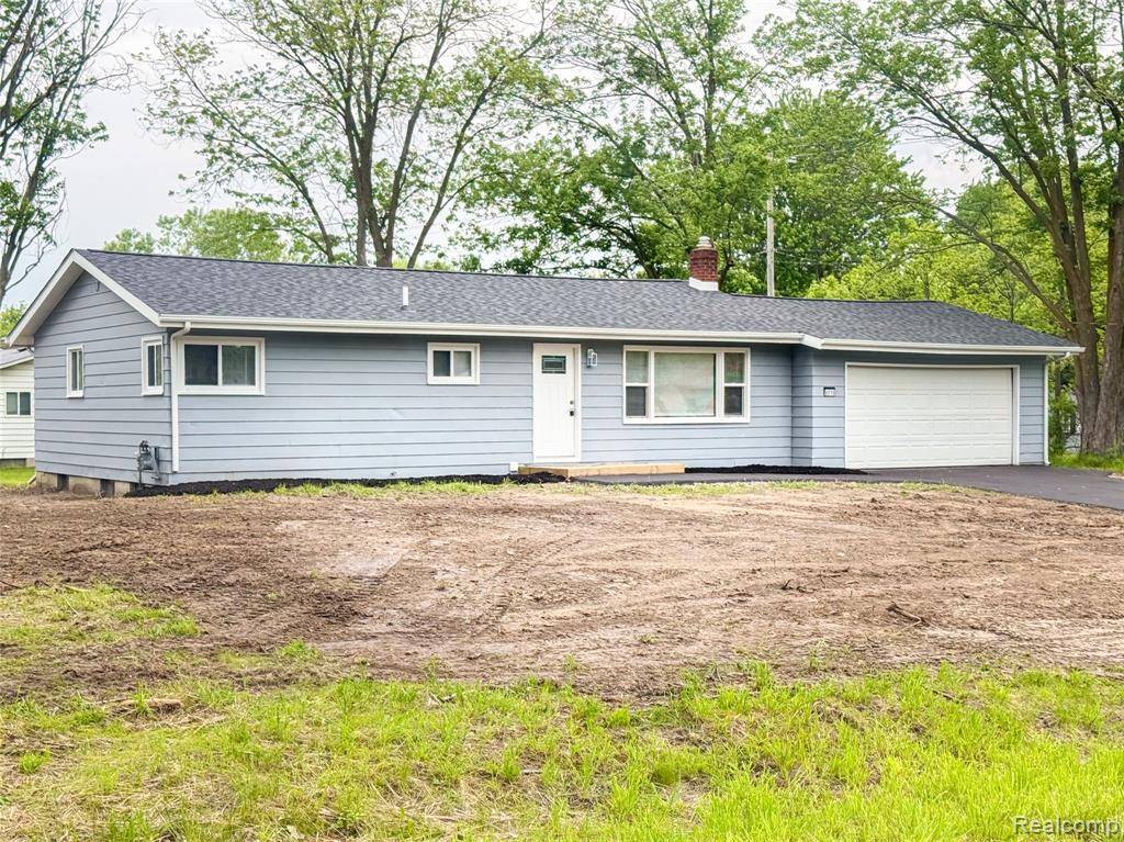 Burton, MI 48458 2303,6519 Estrelle Avenue