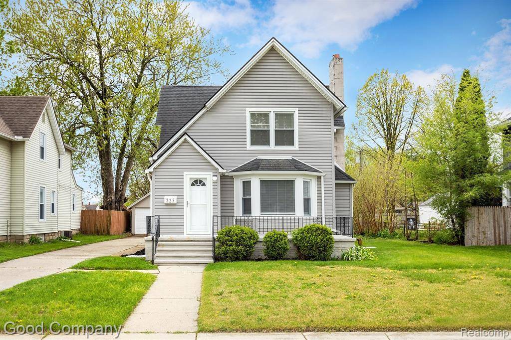 Mount Clemens, MI 48043 1723,225 EUCLID Street