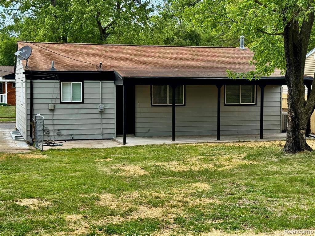 Pontiac, MI 48340 1752,297 W Yale Avenue