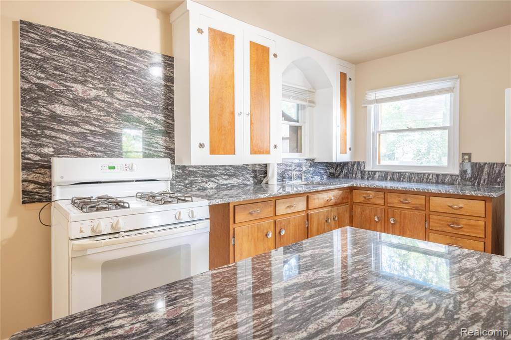 Pontiac, MI 48340 3101,785 Kenilworth Avenue