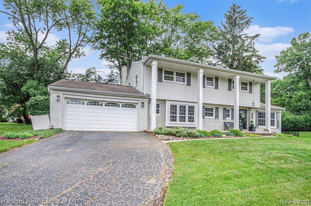 Farmington Hills, MI 48334 4734,30176 Pipers Lane Court