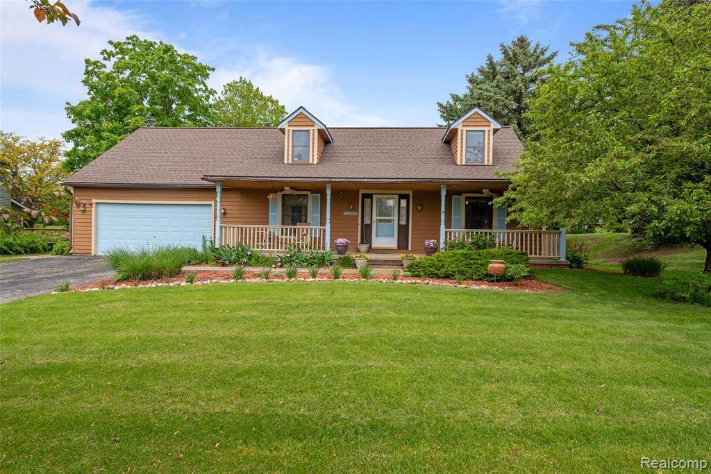 South Lyon, MI 48178 9211,61472 Tayberry Circle