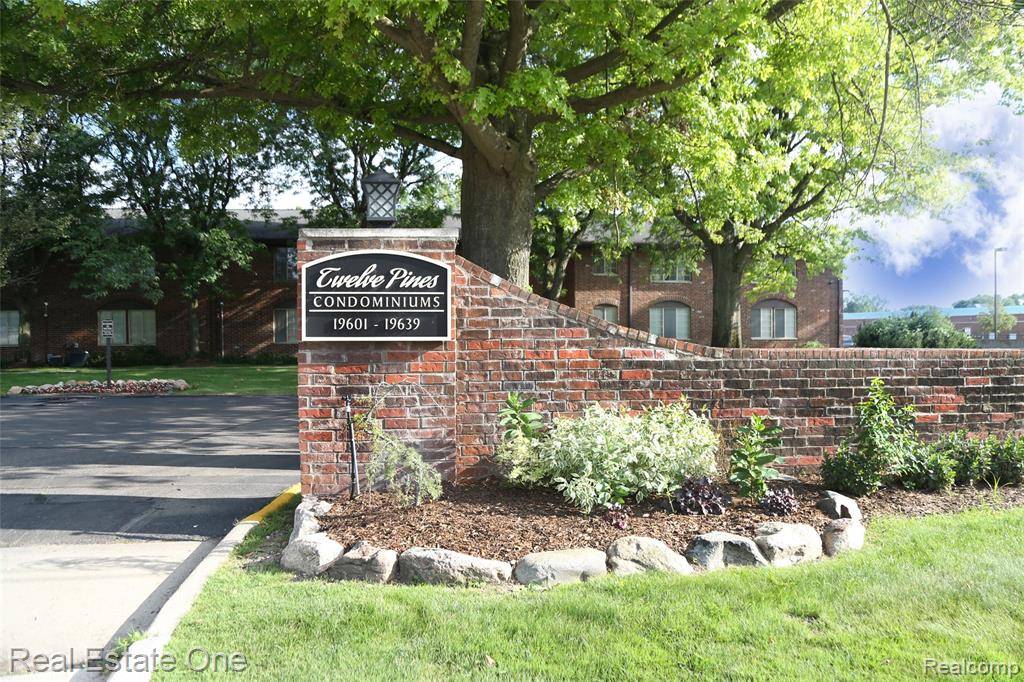 Southfield, MI 48076 2550,19639 W 12 Mile Road