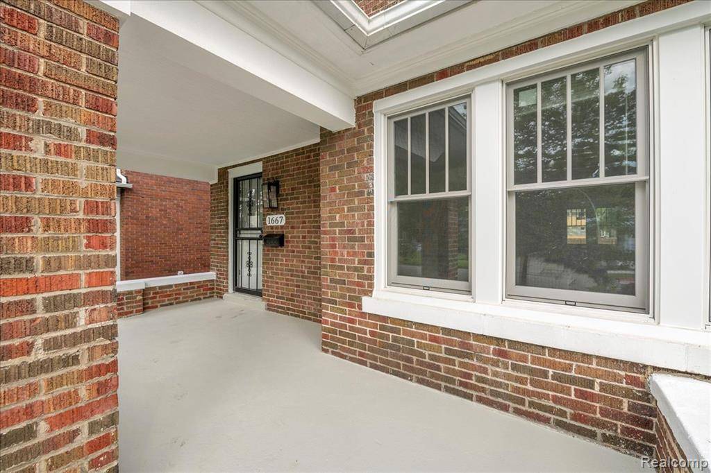 Detroit, MI 48206 2038,1667 Edison Street