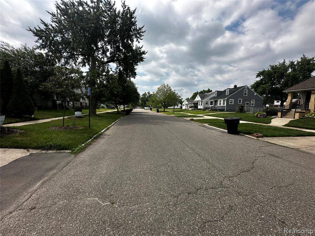Highland Park, MI 48203 2155,18532 Riopelle Street