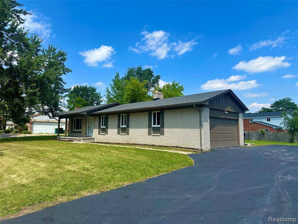 Farmington Hills, MI 48336 1349,25274 Middlebelt Road