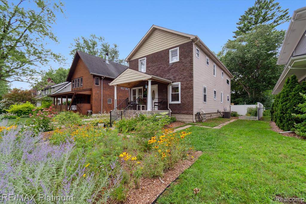 Royal Oak, MI 48067 2865,120 Kayser Avenue
