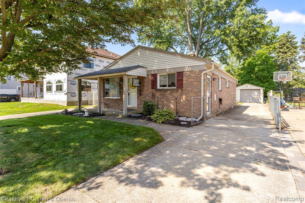 Dearborn Heights, MI 48127 3054,6159 Nightingale Street