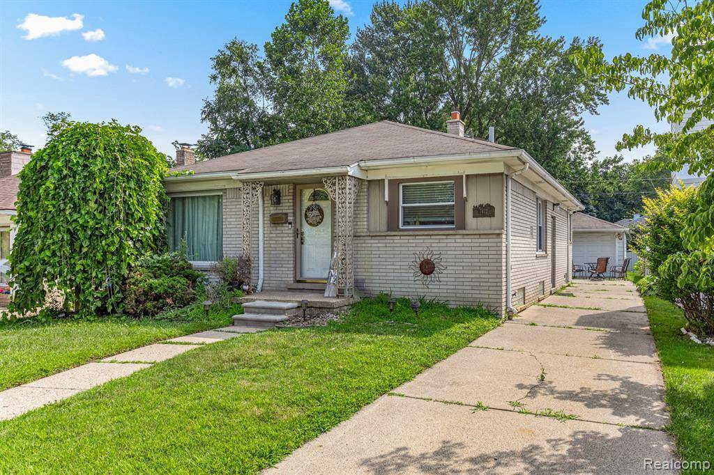 Dearborn Heights, MI 48127 1747,7412 Drexel Street
