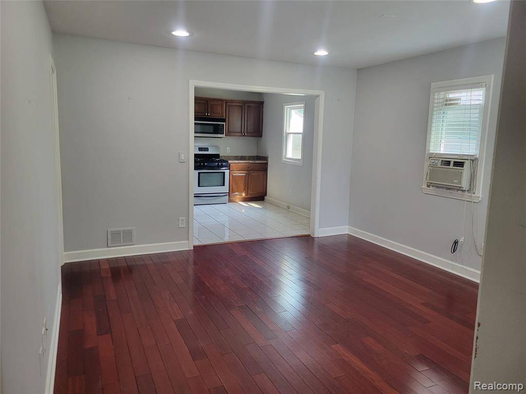 Livonia, MI 48152 3049,18940 Filmore Street