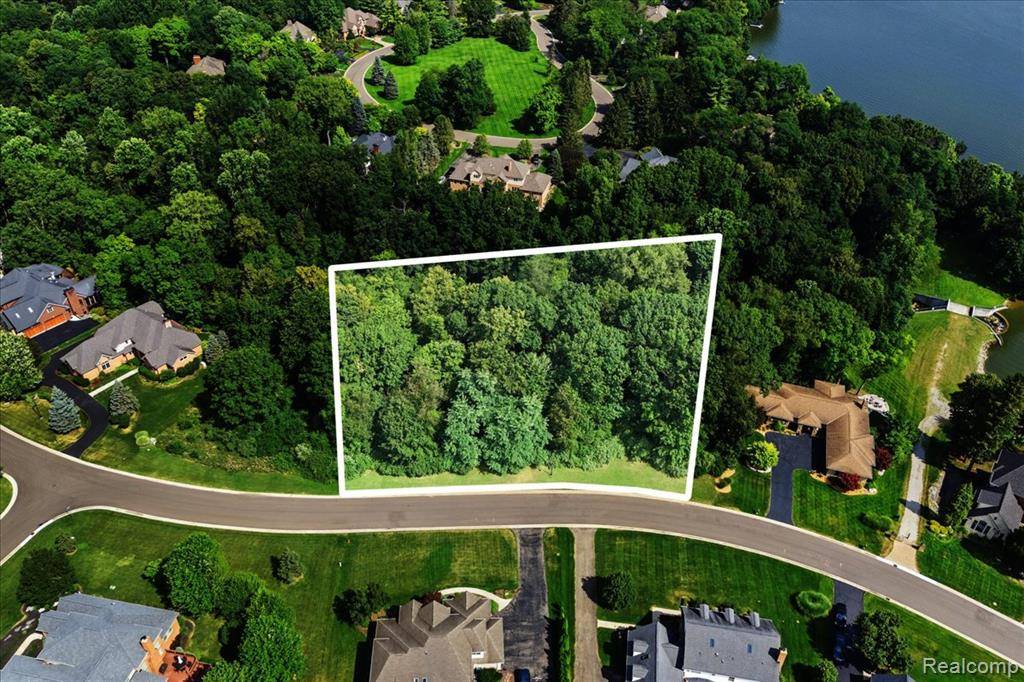 Brighton, MI 48116,Lot 242-243 Hartford Way