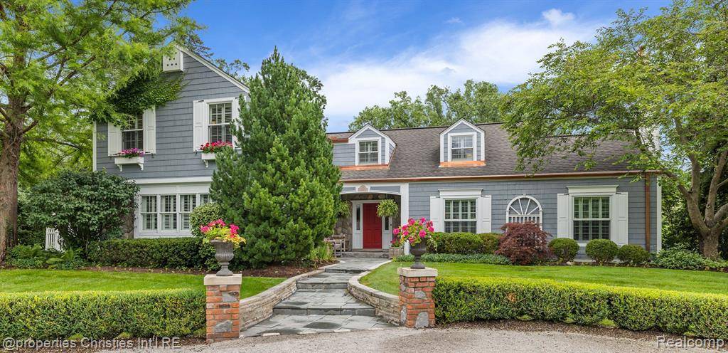 Bloomfield Hills, MI 48304 2710,275 BARDEN Road