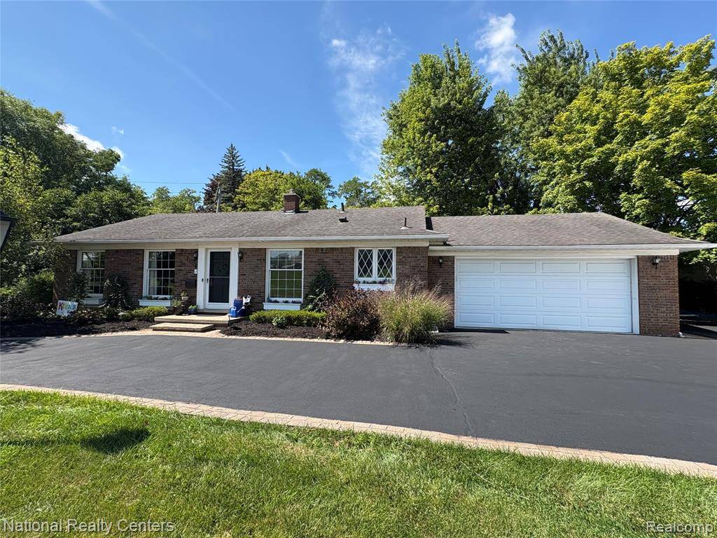 Farmington, MI 48336 2324,23965 Farmington Road