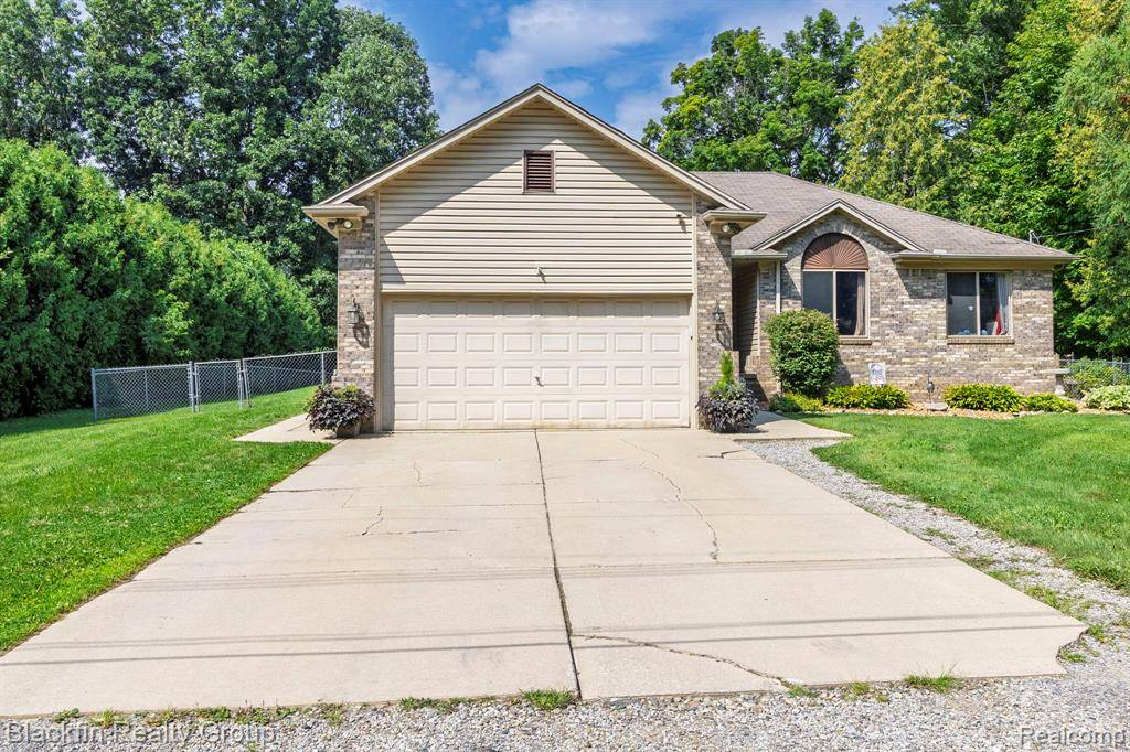 Clinton Township, MI 48035 2880,21651 Sunnyview Street