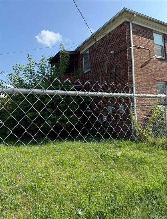 Detroit, MI 48215 2304,3928 - 3930 Lakewood Street