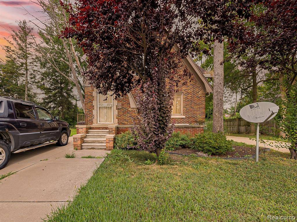 Detroit, MI 48227 3036,13680 Castleton Street