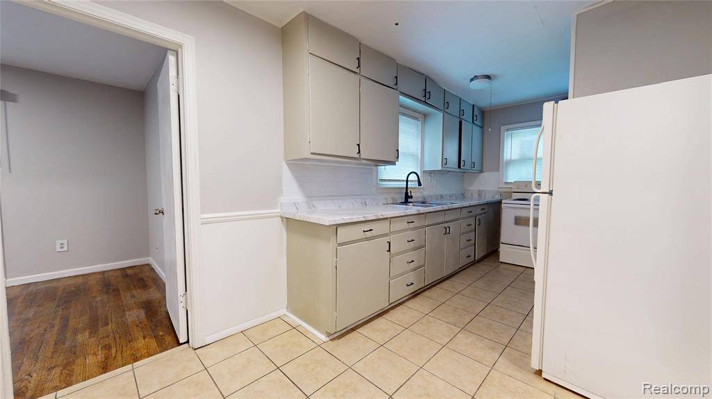 Pontiac, MI 48340 3241,715 Kenilworth Avenue