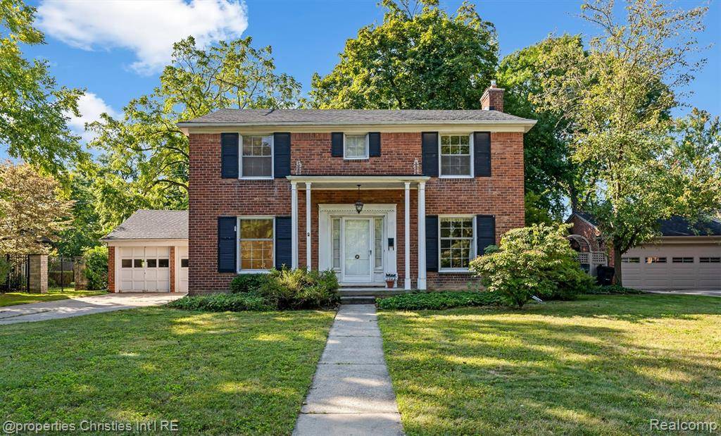 Birmingham, MI 48009 5694,1062 Mohegan Street