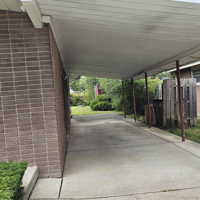 Pontiac, MI 48342 1968,413 Thors Street