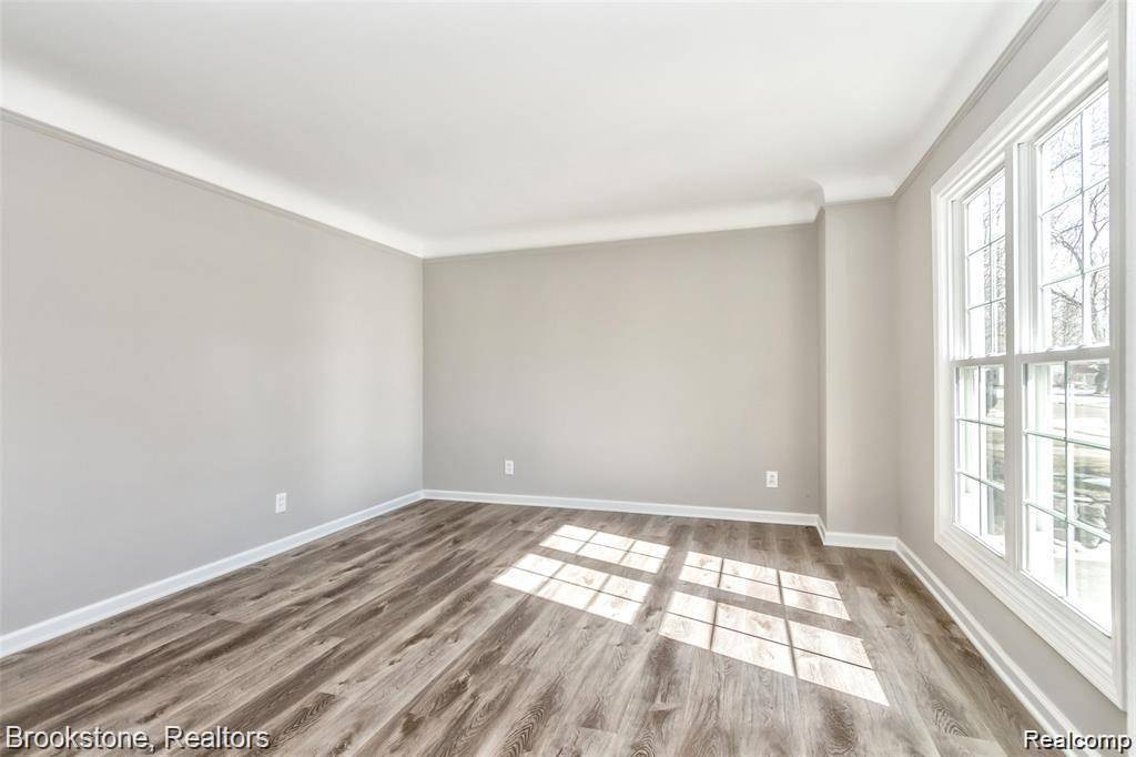 Dearborn Heights, MI 48125 1912,24346 Stanford Street