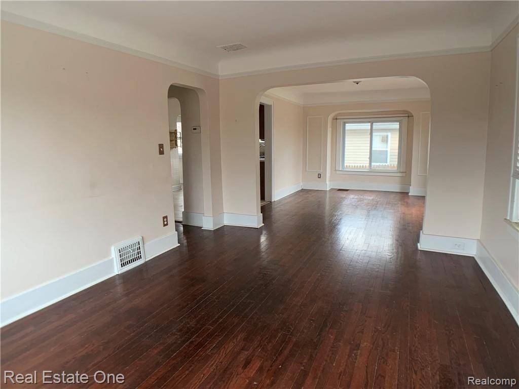 Berkley, MI 48072 1367,3342 Buckingham Avenue