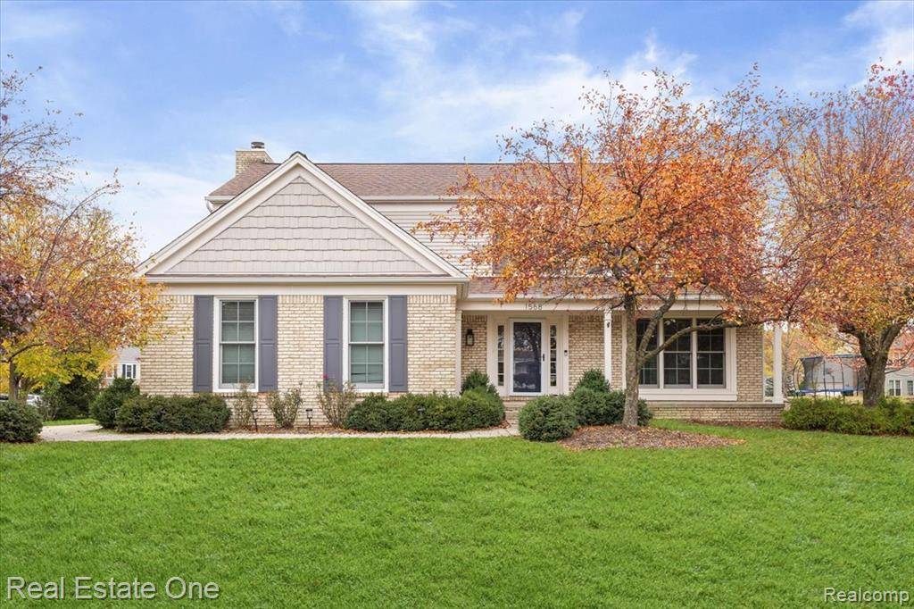 Rochester Hills, MI 48306 3127,1568 Grandview Drive