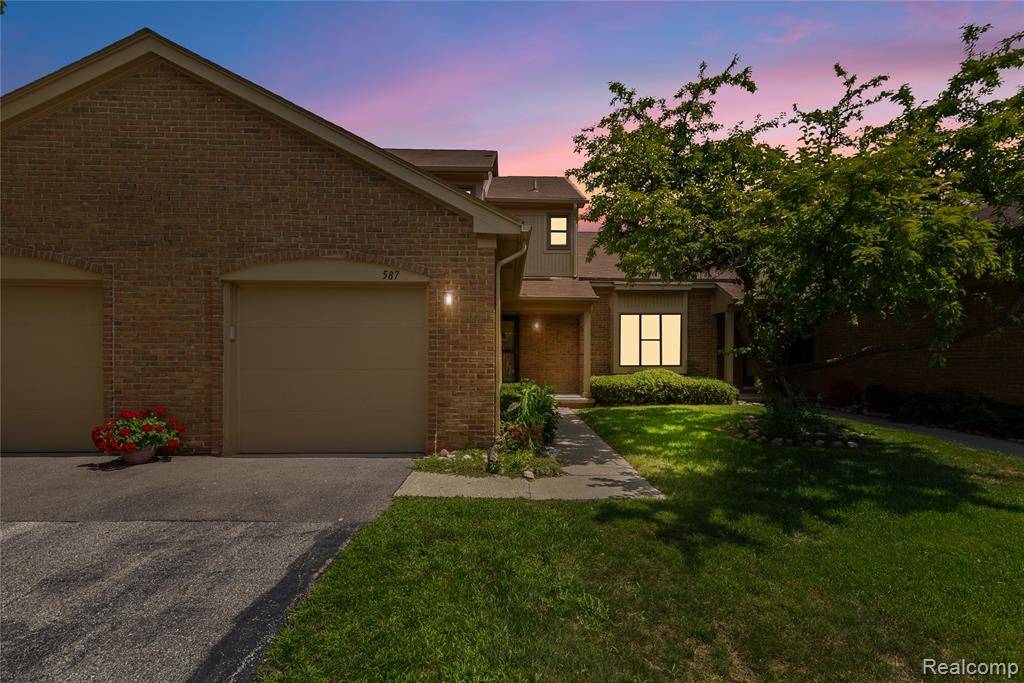 Rochester Hills, MI 48307,587 Tennyson