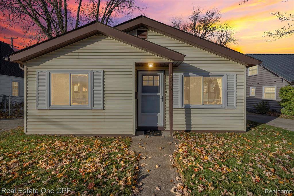 Fort Gratiot, MI 48059 2833,3004 Maplewood Drive