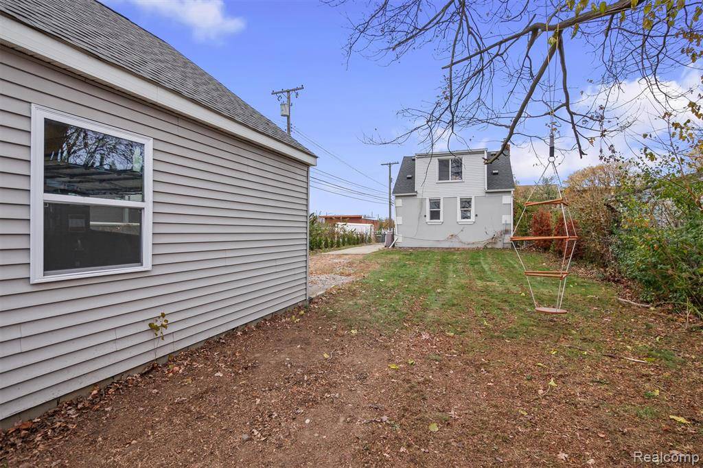 Berkley, MI 48072 1792,2435 Sunnyknoll Avenue