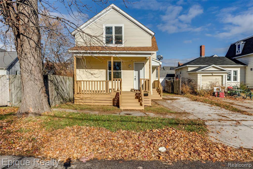 Port Huron, MI 48060 3710,711 Stanton Street