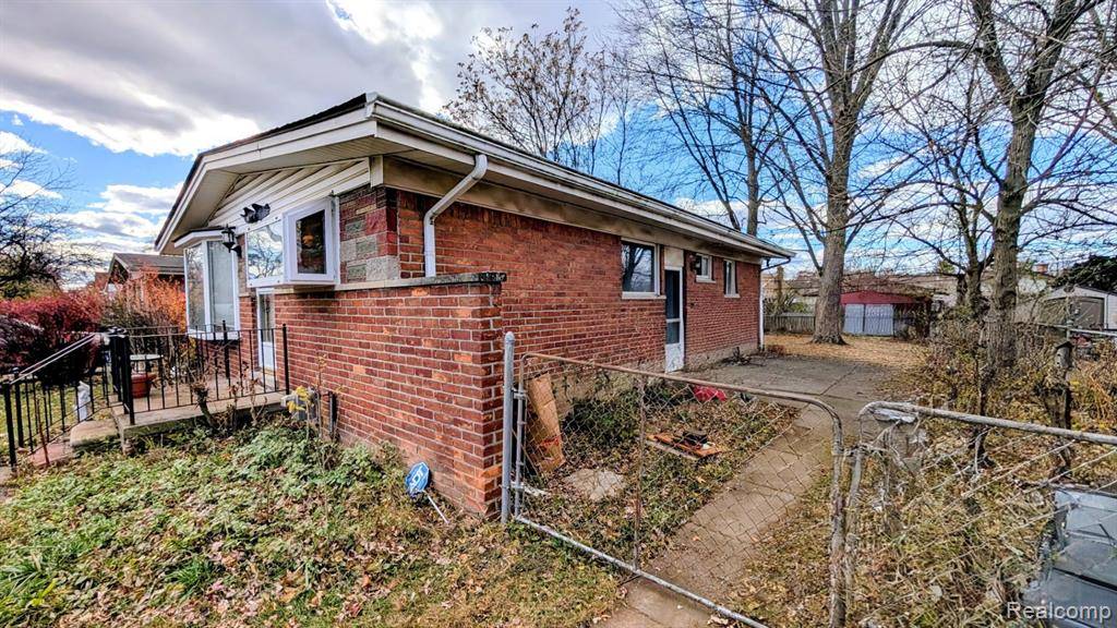 Westland, MI 48186 4836,1072 S Venoy Road