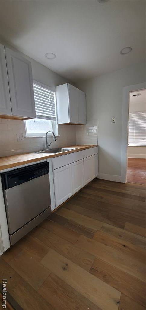 Dearborn, MI 48128 1551,910 N Gulley Road