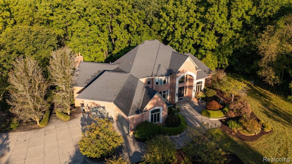 Ann Arbor, MI 48105 9351,5779 Pinecrest Estates Drive