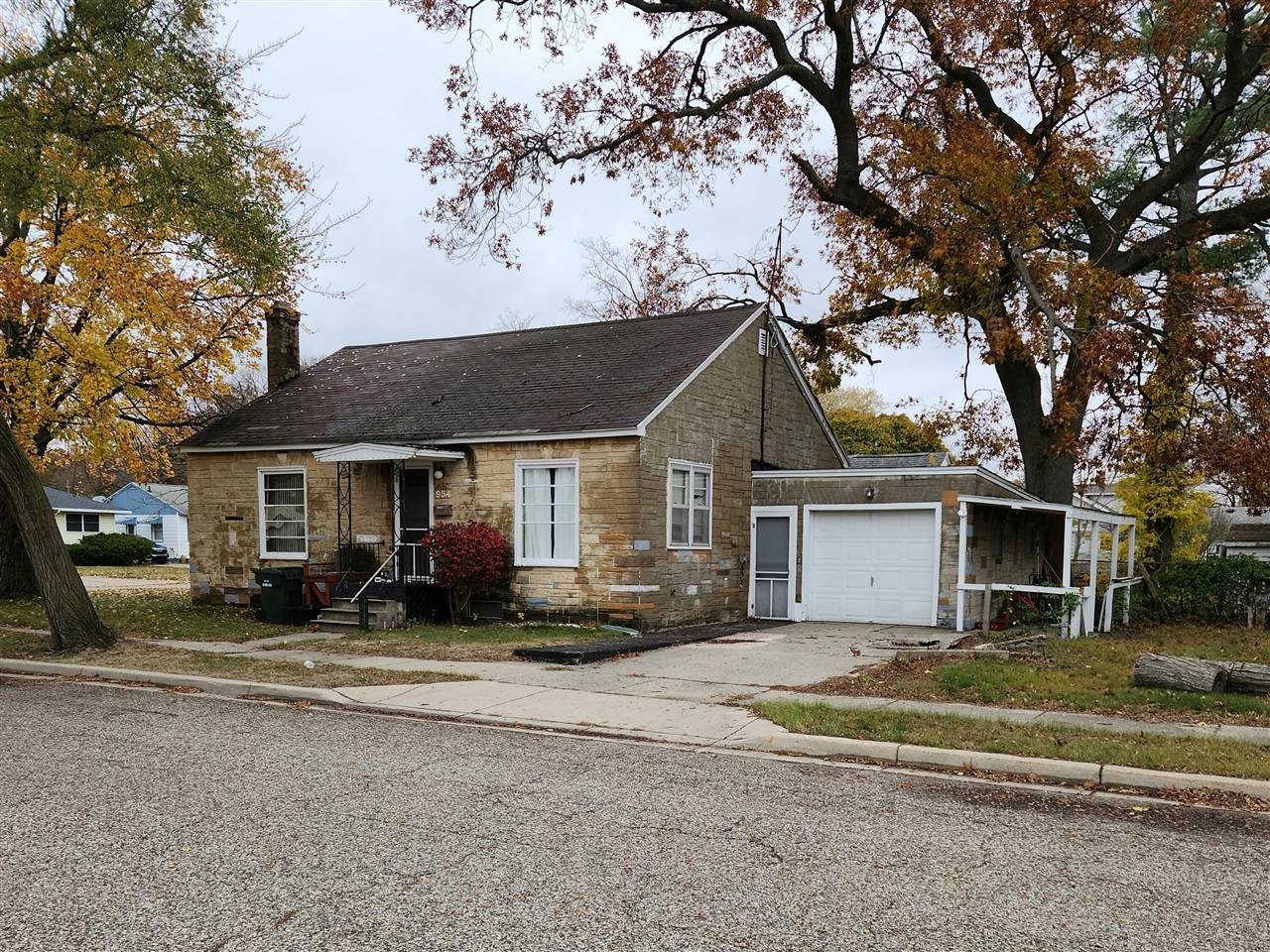 Muskegon, MI 49442-3736,954 Plymouth Street