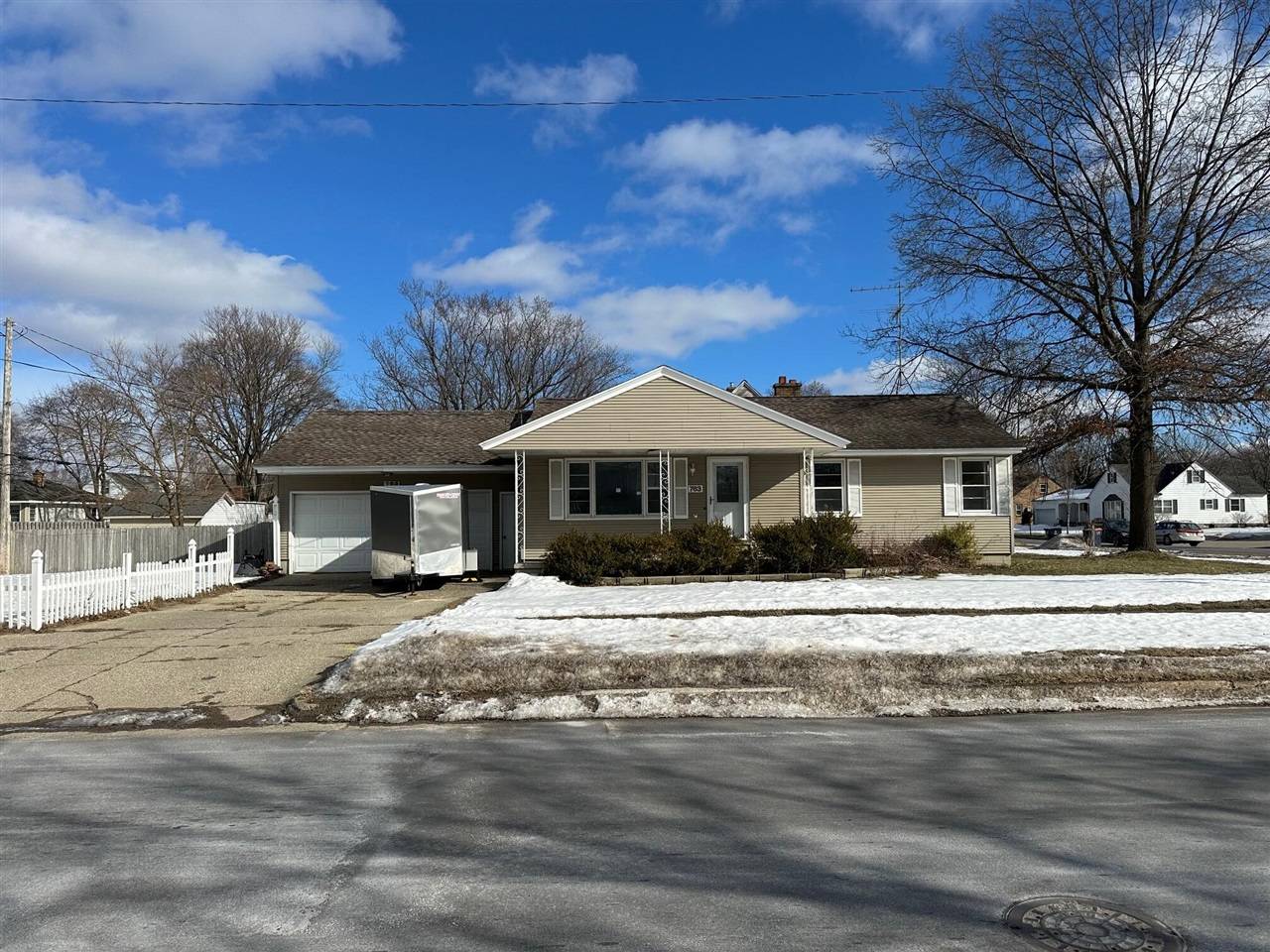 Holland, MI 49423,763 Maple Avenue