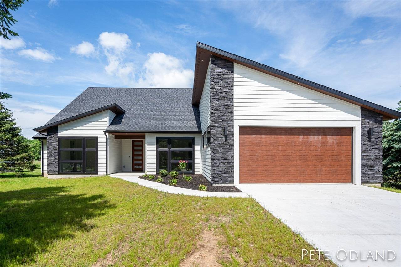 Stanwood, MI 49346-9234,7867 Sunset Shores Drive